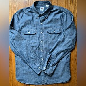 Levi’s Denim Chambray Button Up Shirt | Men’s Medium | SLIM FIT